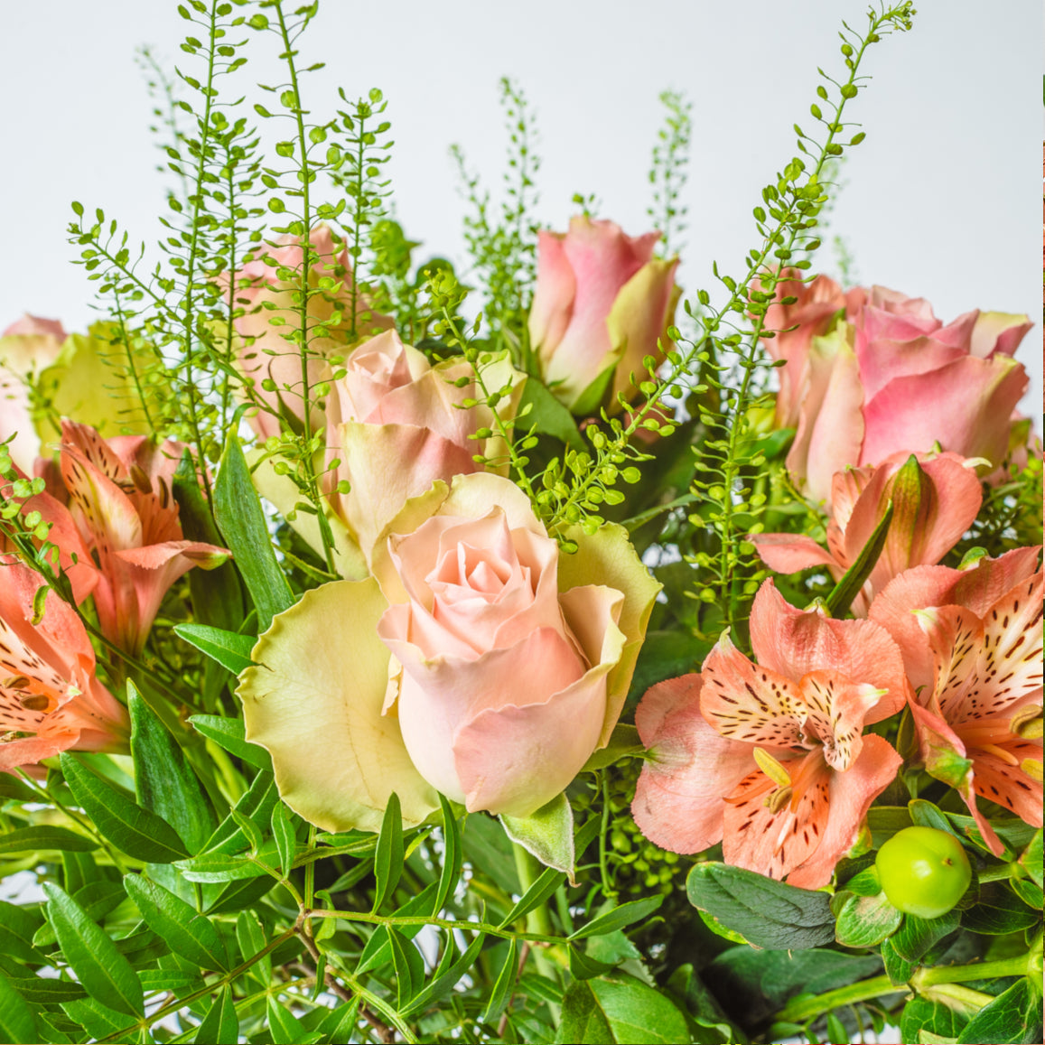 The PEACHES Bouquet | XOXO Florist Aberdeen, Scotland