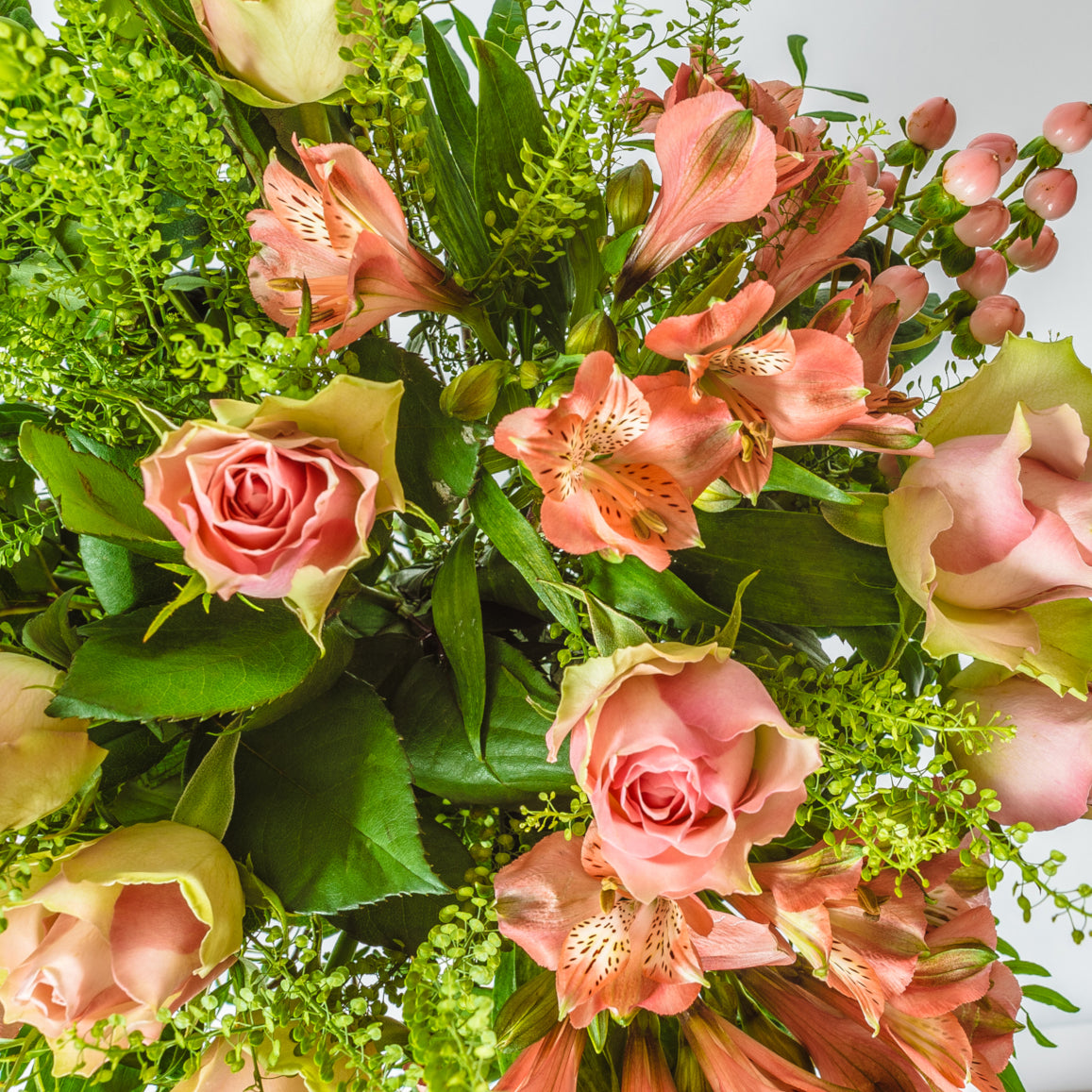The PEACHES Bouquet | XOXO Florist Aberdeen, Scotland