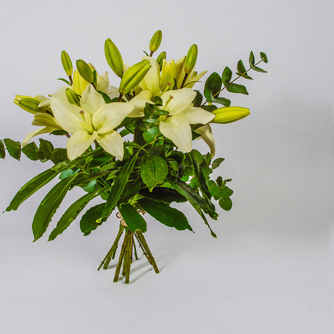 Lilly Hessian Hand-tied Bouquet - XOXO Florist Aberdeen