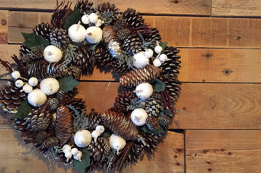 White Snow Wreath