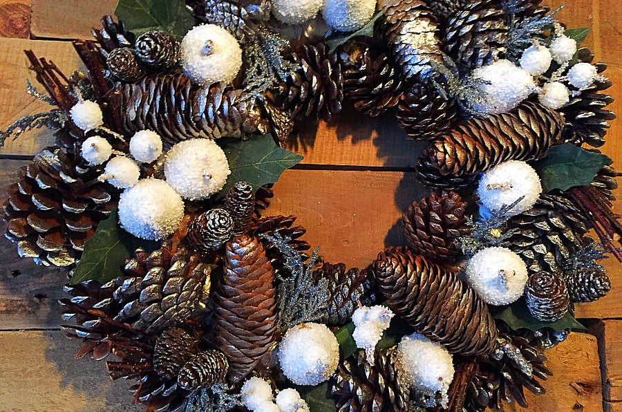 White Snow Wreath